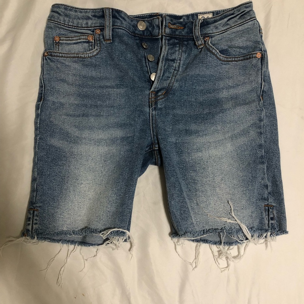 Free People denim shorts 26 light washed